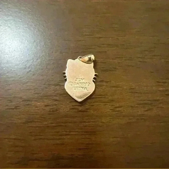 Hello Kitty Pink Rhinestone Heart Pendant - Picture 2 of 3